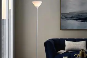 iluminação indireta com luminária de chão